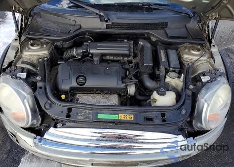 2009 Mini Cooper from USA, damaged, VIN WMWMF335X9TU70716